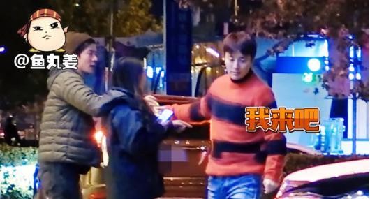 贾乃亮风波后首次现身，面容憔悴不堪，做出这样的举动！