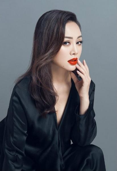 9大出生于贵阳的著名漂亮女明星，何洁当下最红，你最喜欢谁？