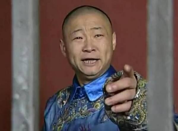 他是最经典的三德子, 娶小15岁娇妻, 如今在山中养鸡