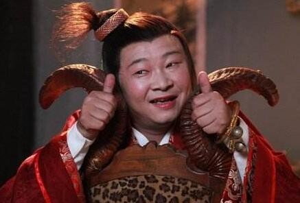 他是最经典的三德子, 娶小15岁娇妻, 如今在山中养鸡