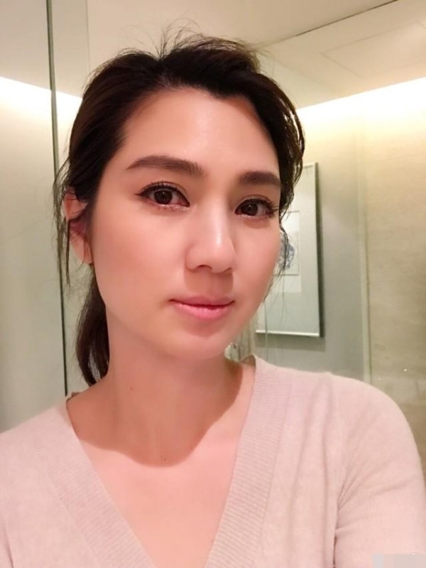 张丹峰前经纪人：洪欣是一个习惯委屈自己的人，其实她早就知道