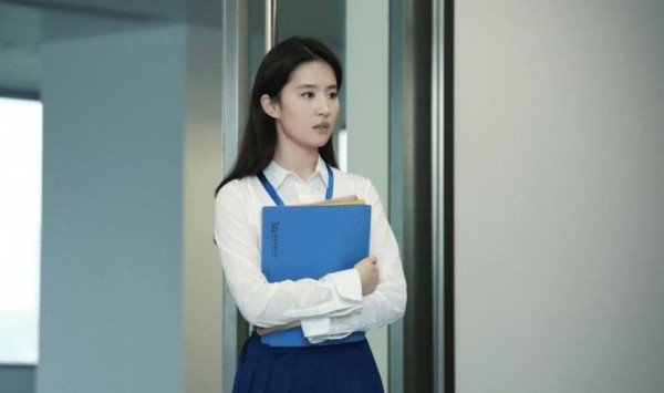 仙女演员刘亦菲<strong></p> <p>刘亦菲</strong>，不是输在没有演技，而是转型失败