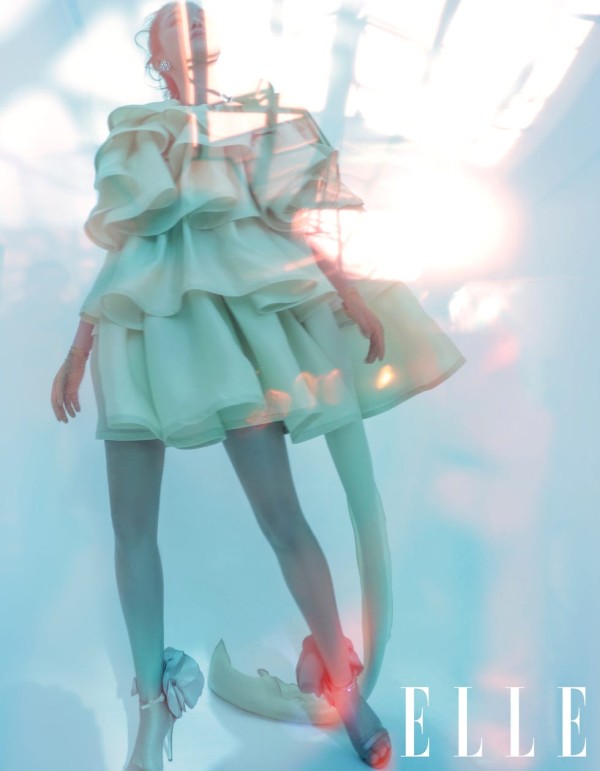Figurine, Anime, Joint, Illustration, Costume, Fashion design, Hime cut, Knee, Style, Action figure, 