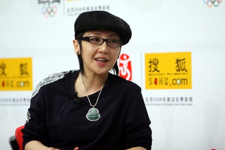 同志歌手乔乔澄清超女传闻 讲述浪漫爱情故事