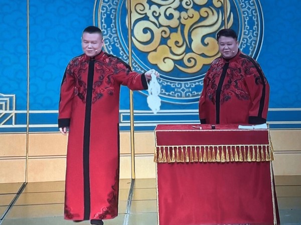 春晚四十年 <a style='color:#f10404;' href='https://www.mingxing.cc/tags-3211.html ' target='_blank'>沈腾</a>新晋“小品钉子户”<strong></p> <p><a style='color:#f10404;' href='https://www.mingxing.cc/tags-3211.html ' target='_blank'>沈腾</a></strong>？
