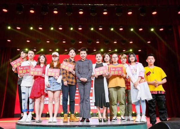 歌手胡艾莲担任2019《中国好声音》重庆赛区总决赛评委