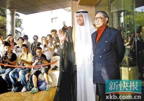 霍震霆亲自迎接谢赫·艾哈迈德·法赫德·萨巴赫亲王入场