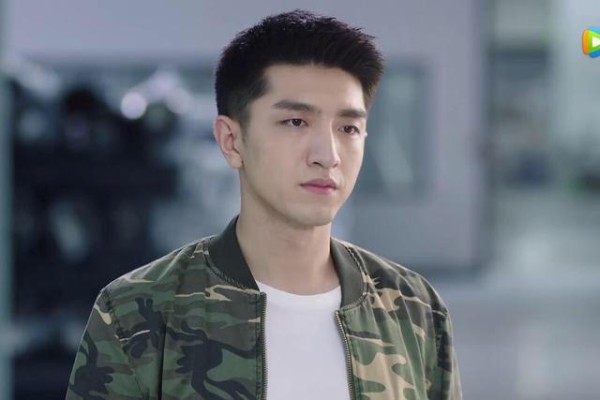赵丽颖新剧叫好又叫座，堪称颜值最高现代剧，眼睛是男主的三倍大
