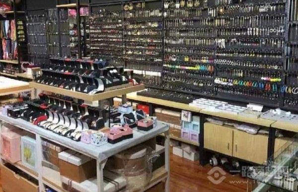 俏佳人饰品店