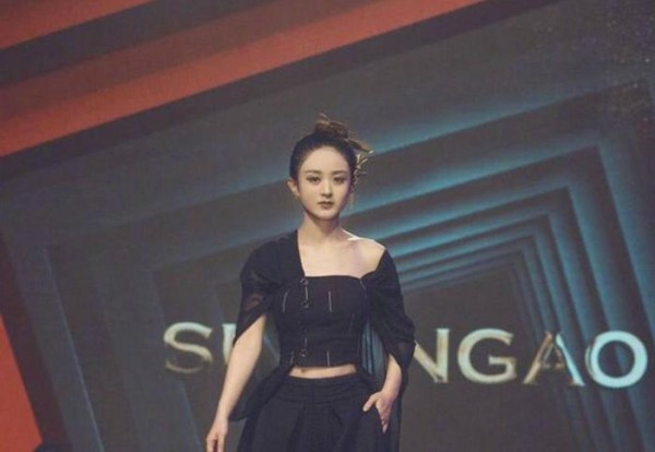 盘点跨界走秀的十大美女明星，看看谁最迷人？