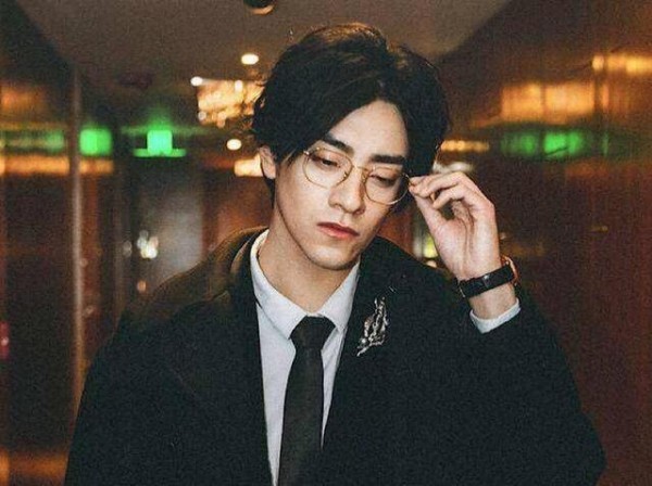 郑云龙，沉迷音乐剧的歌唱家，舞台剧中的重要新生代男演员