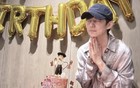 何炅深夜崩溃上热搜：51岁不结婚的他，终于装不下去了？