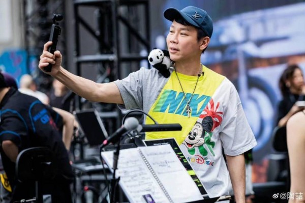 百场音乐演出五一火爆，“跨界艺人”登上音乐节引争议