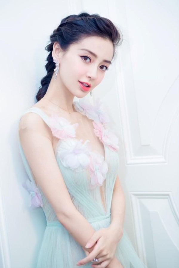 这3大星座女最有大明星命,气质佳人缘好,天生一张明星脸!