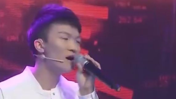 周深演唱歌曲《不说话》，天生如此的嗓音，真正的美！