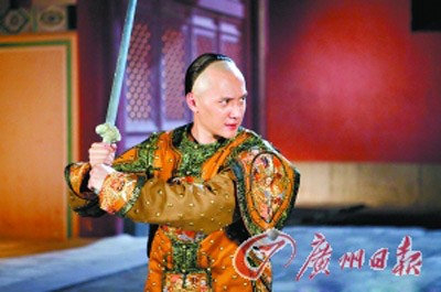 《宫锁心玉》中饰演八阿哥,冯绍峰人气直升