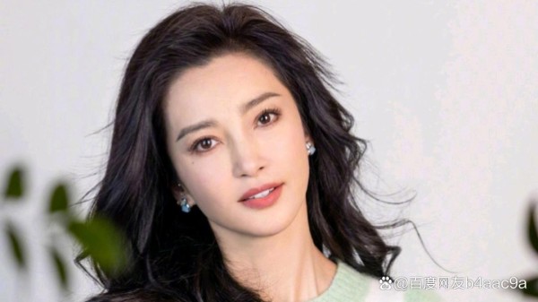 李冰冰黄晓明：养生之道与职业风采的完美融合
