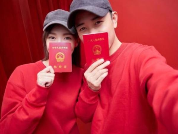 “假戏真做”4对明星夫妻，从荧幕到现实，赵丽颖冯绍峰光速领证