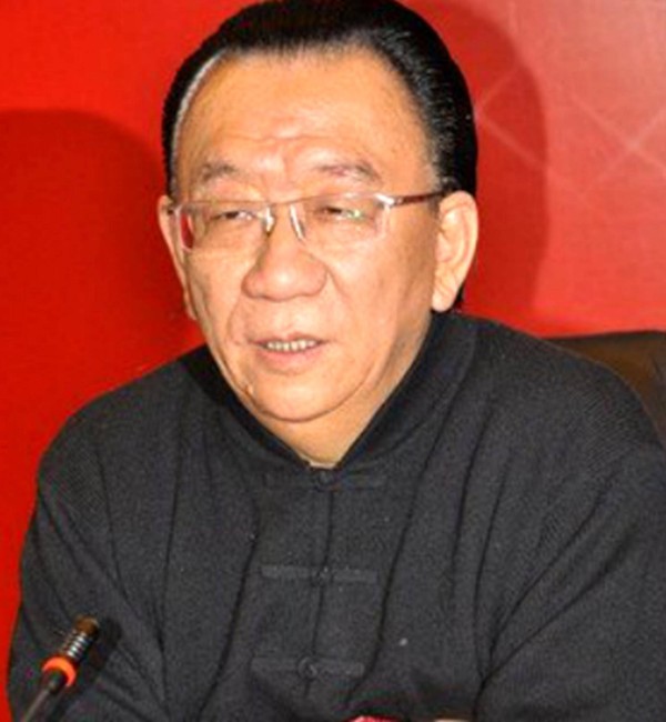 侯耀华直播再掀骂战，相声圈规矩何在，口水该流向何方？