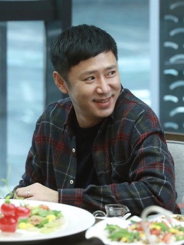 苏明哲(高鑫饰演)