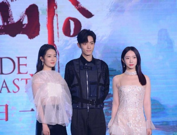 《诛仙》主演首次合体宣传，肖战站“C位”，李沁孟美岐同框比美
