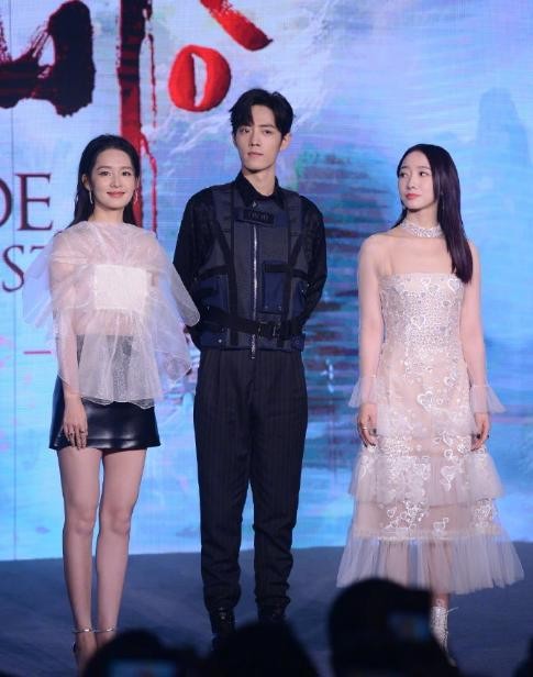 《诛仙》主演首次合体宣传，肖战站“C位”，李沁孟美岐同框比美
