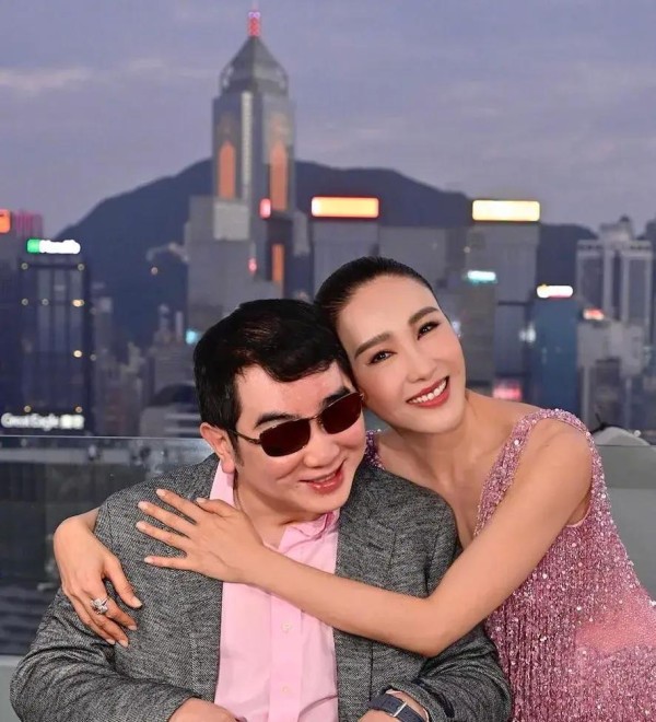 女儿闺蜜生日祝福语大全_女儿闺蜜过生日怎么发朋友圈_