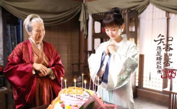 揭秘八大女星过生日场景，张馨予恩爱秀不停，杨幂太冷清！