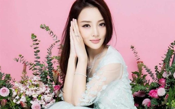 娱乐圈出身书香门第的八大美女明星，你最喜欢谁？