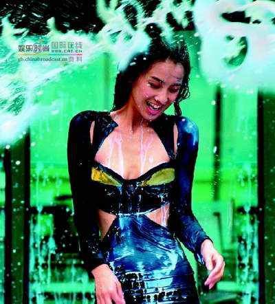 黄圣依男人装事件是怎么回事？为什么雪藏明星？