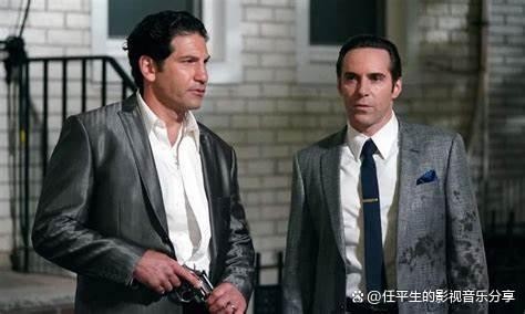 默默耕耘，璀璨绽放：二线明星如何通过经典影视作品走向成功之路