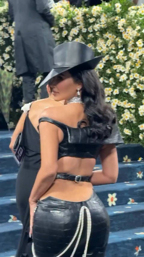 Met Gala 红地毯怎能没有 Kim Kardashian?