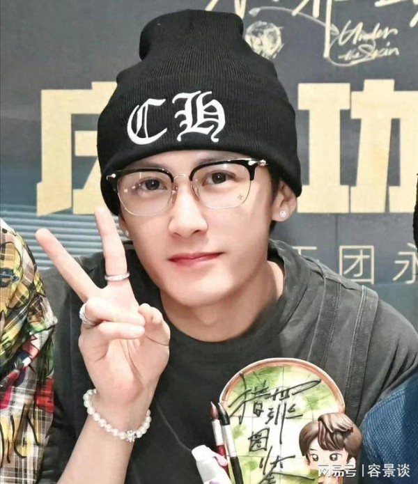 男星1月搜索指数，檀健次喝醉李现CP火了，黄景瑜第八王一博第四