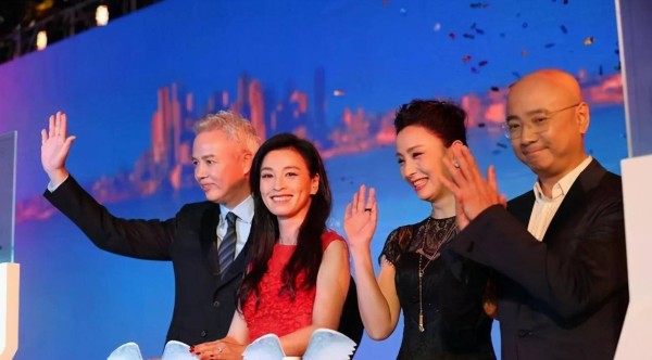 从<a style='color:#f10404;' href='https://www.mingxing.cc/ ' target='_blank'>明星</a>到最强微商！陶虹都为她卖力：砸17亿买楼的张庭眼光毒辣