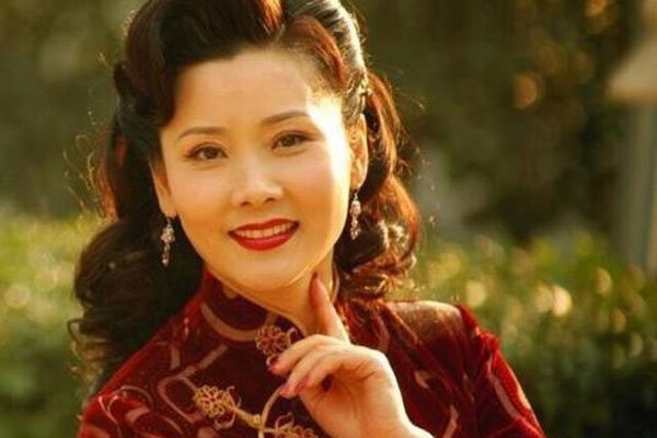 赵丽颖的经纪公司艺人都有谁 老人新人的熟悉面孔这里都有