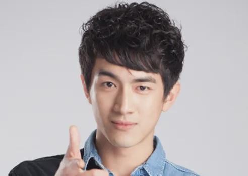 林更新景德镇出游被偶遇,本人比电视上还好看,很随和没明星架子(图5)