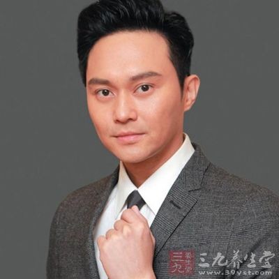 张智霖在自己的博客里透露患有“幽室恐惧症”,自从拍完《陆小凤传奇》之后
