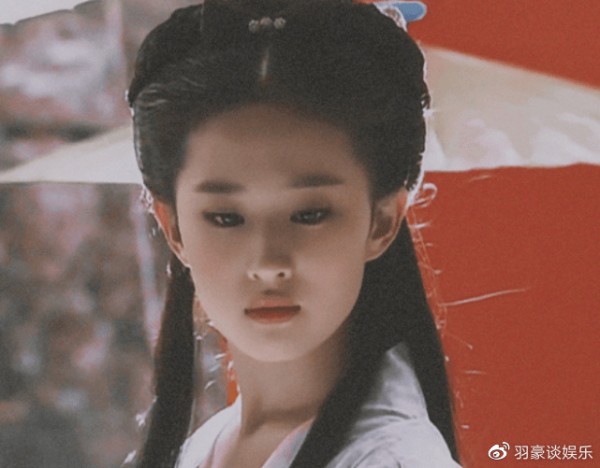 刘亦菲胡歌早年广告照被疯传，无任何特效下，两人暴露真实颜值！