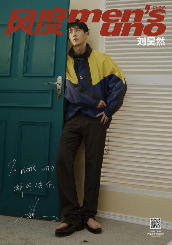 7大人气明星比拼秀场，时尚杂志2018开年刊！