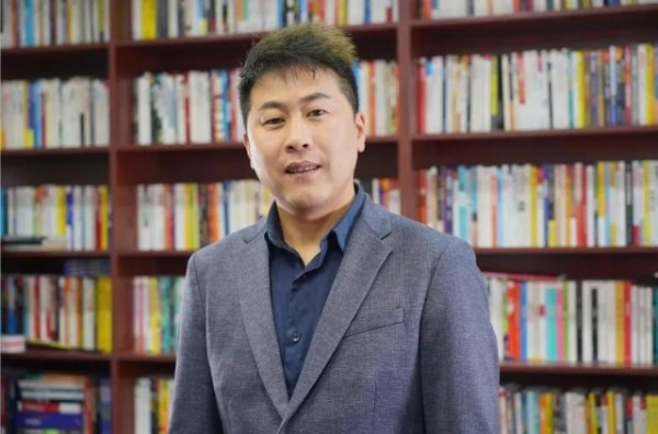 中视频研究专家王洪东：明星下海抢食网红市场，网红出路只有一个