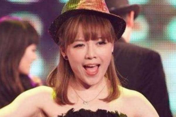 4位耍大牌明星，一位踢保安，一位不尊重老人，最后一位离开中国