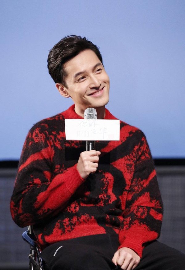 胡歌，一个高情商高衣品的演员，成熟优雅的装扮尽显男人魅力