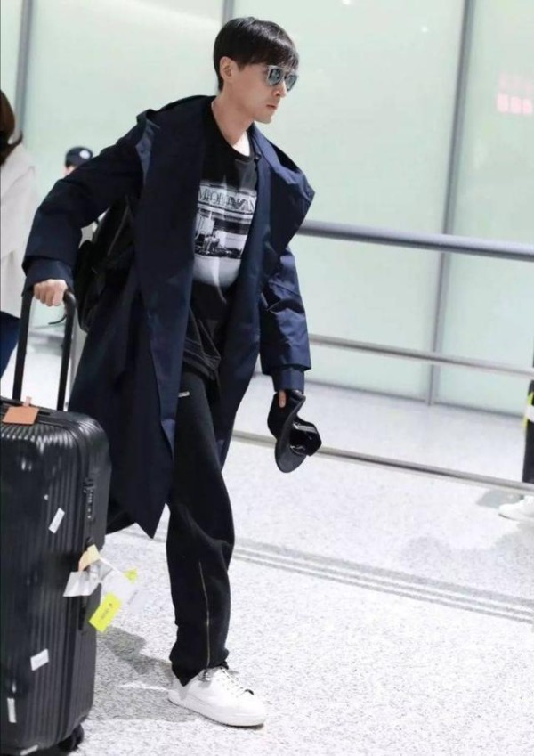 胡歌，一个高情商高衣品的演员，成熟优雅的装扮尽显男人魅力