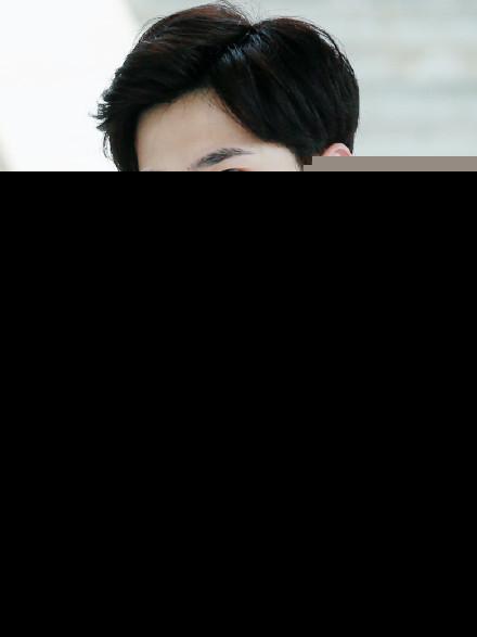 挤掉热巴赵丽颖，杨洋新戏女主出乎意料，网友：才19岁腿就这样？