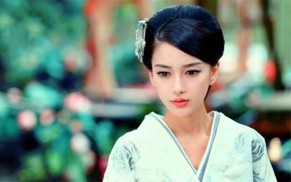 当红花旦成名作pk，赵丽颖热巴杨紫，你更喜欢谁的作品？