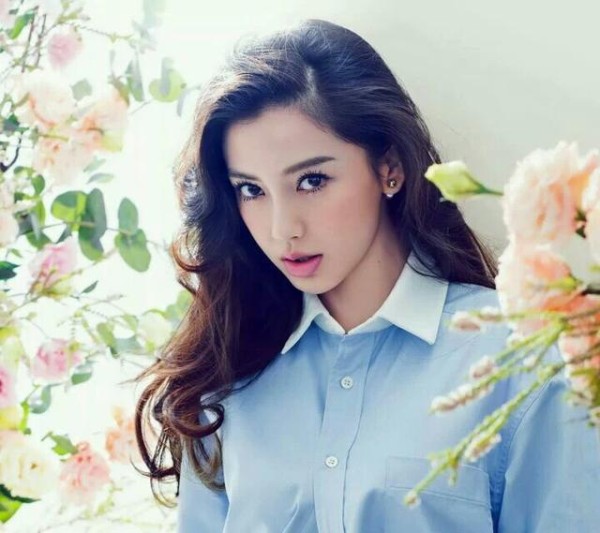 胡歌再次主演仙侠剧，赵丽颖热巴成配角？网友：看到女主就不想看