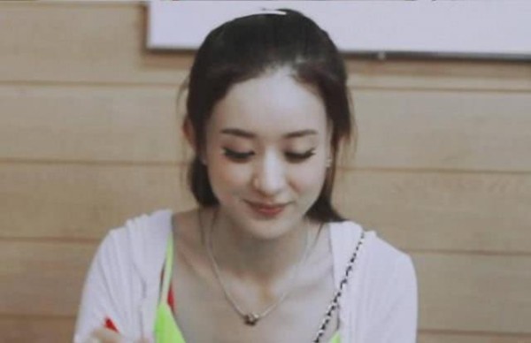 赵丽颖未红时参加综艺节目，颜值惊艳秒杀一众小花，后悔当初没看