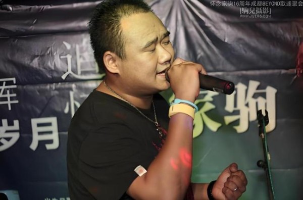 苟伟曾患有严重抑郁症 音乐才子英年早逝