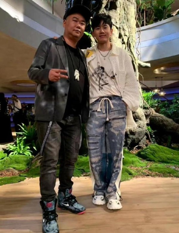 苟伟曾患有严重抑郁症 音乐才子英年早逝