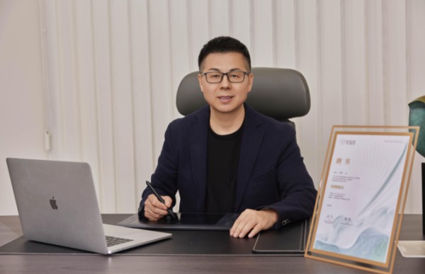 从明星红毯到生活日常：发知发携手谈天老师让假发变身时尚单品